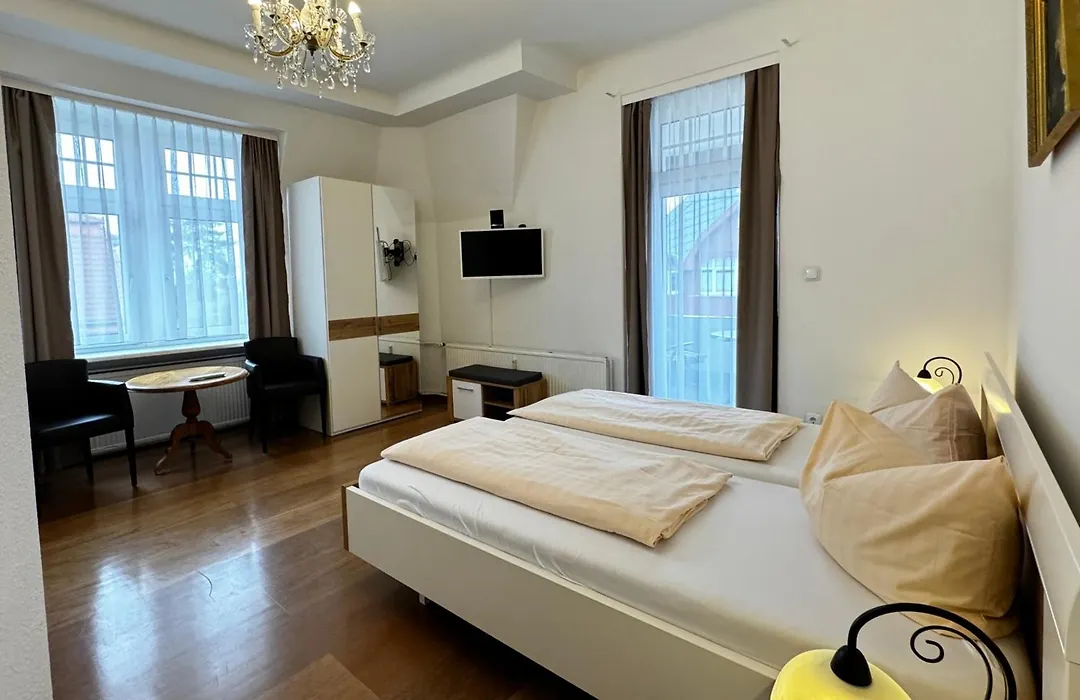 Hotel Zu den Linden-1